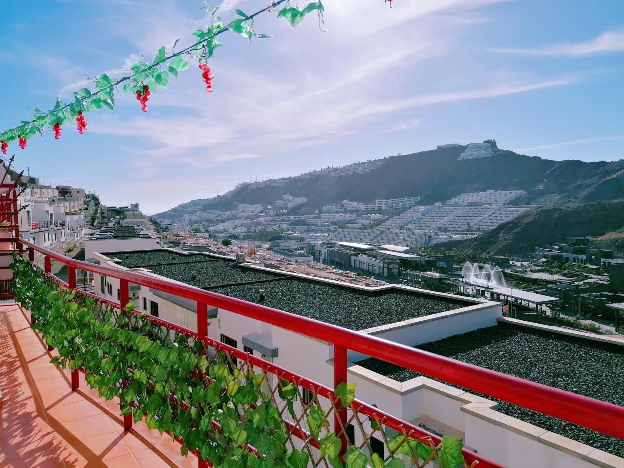 Big Villa Puerto Rico Streetfront With Private Saltwater Jacuzzi Pool, Bbq, Kitchen & 3 Terraces Near Shopping Center Puerto Rico (Gran Canaria) Exterior foto