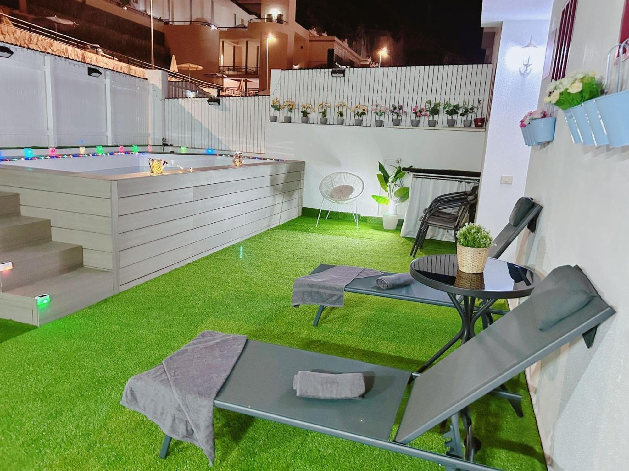 Big Villa Puerto Rico Streetfront With Private Saltwater Jacuzzi Pool, Bbq, Kitchen & 3 Terraces Near Shopping Center Puerto Rico (Gran Canaria) Exterior foto