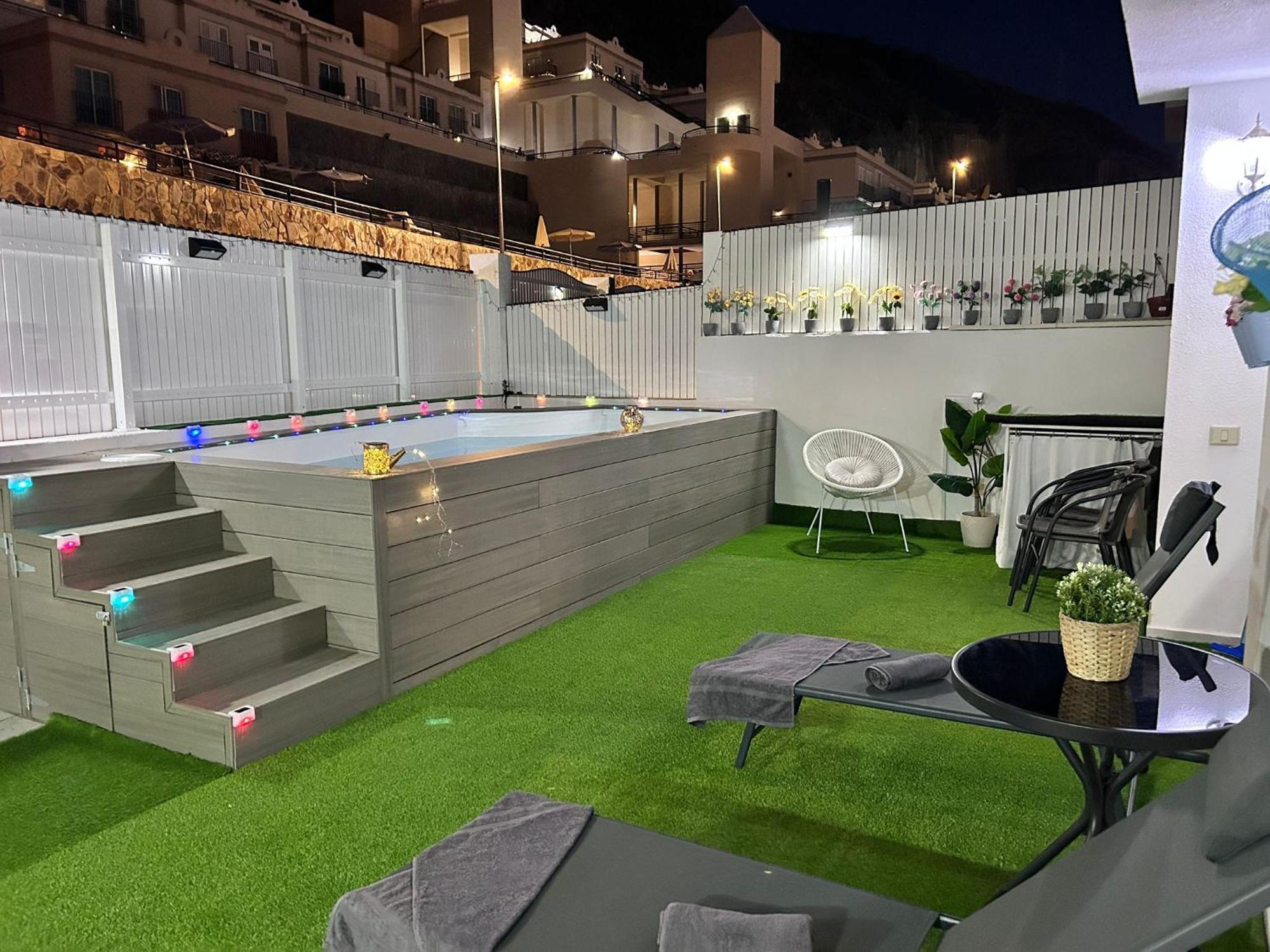 Big Villa Puerto Rico Streetfront With Private Saltwater Jacuzzi Pool, Bbq, Kitchen & 3 Terraces Near Shopping Center Puerto Rico (Gran Canaria) Exterior foto