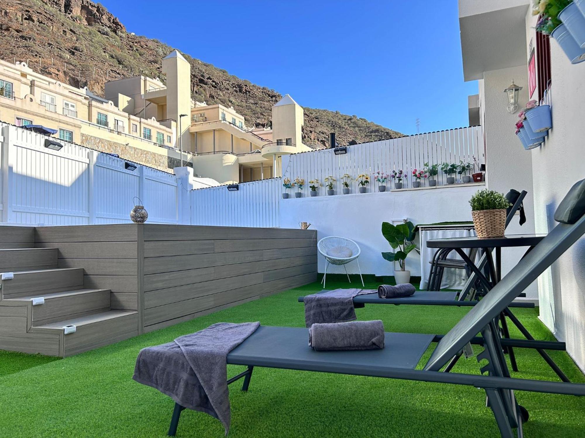 Big Villa Puerto Rico Streetfront With Private Saltwater Jacuzzi Pool, Bbq, Kitchen & 3 Terraces Near Shopping Center Puerto Rico (Gran Canaria) Exterior foto